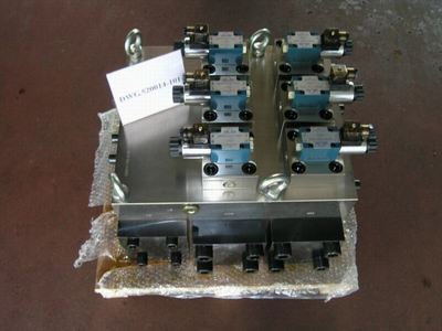 四柱液压机500T带支撑YW32-500CV|山东泰丰液压股份_液压机械栏目